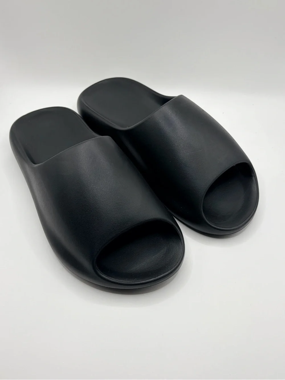 Yeezy YS-02 Minimalist Black Slide Sandals